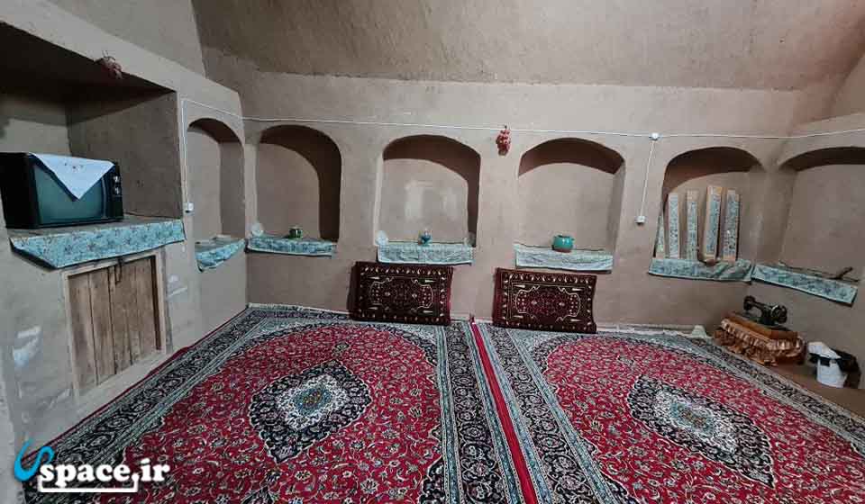نمای داخلی اقامتگاه بوم گردی کدخدا بهزاد - ابوزیدآباد  - روستای کاغذی
